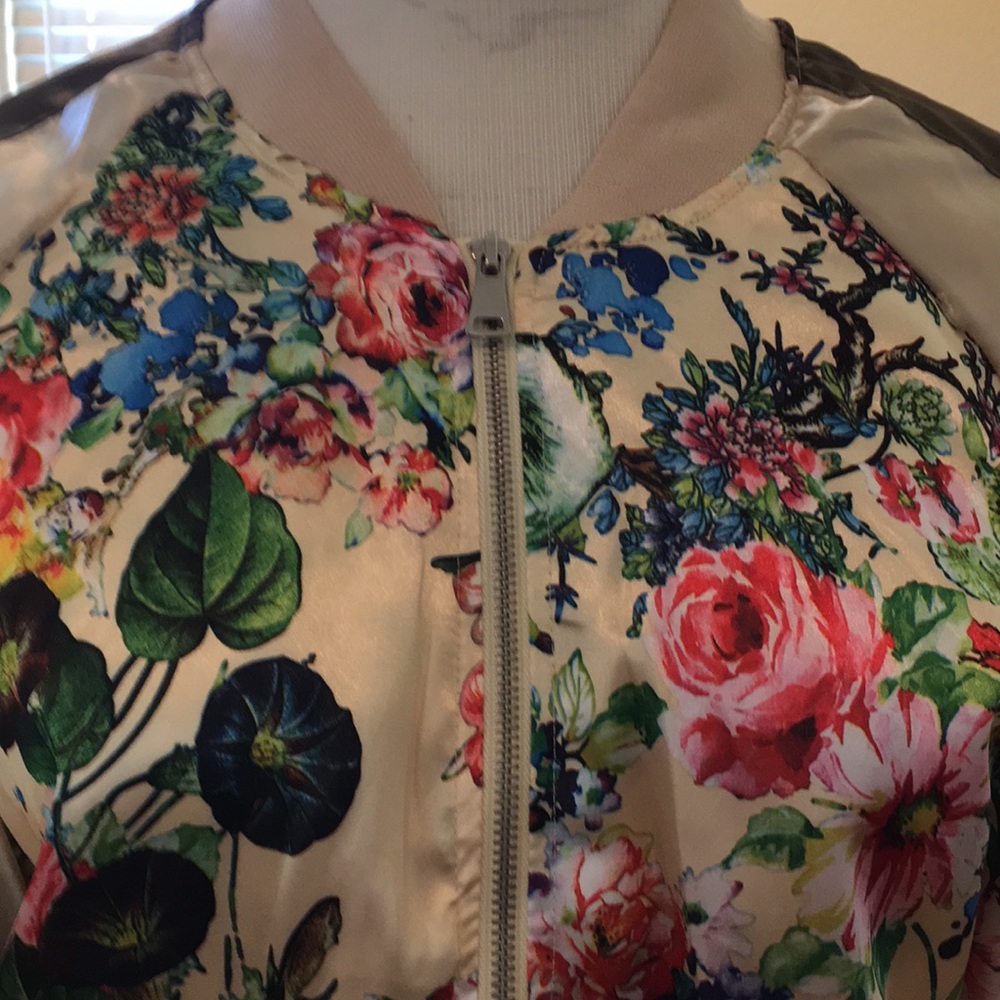 Bomber Jacket - Picture 4 of 8